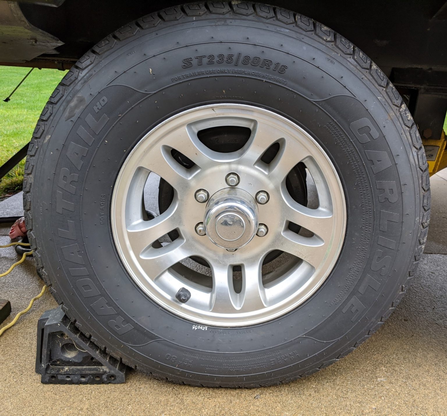Setting the Correct RV Tire Pressure How to do it